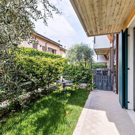 Bluemoon -Luminoso Apt Con Piscina Lazise Kültér fotó